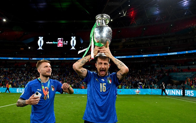 强势的中场 强势的中场